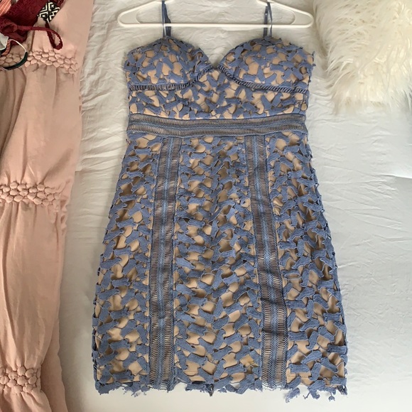 Mini dress with blue lace pattern - Picture 1 of 3